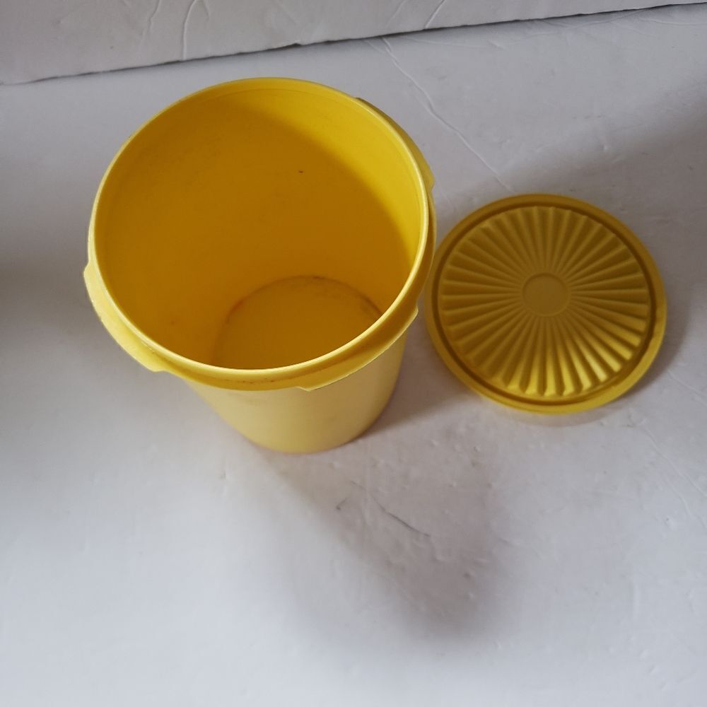 Tupperware Tea Canister  - Picture 6 of 9